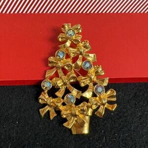 Avon Vintage Gold Bow Christmas Tree Brooch – AB Rhinestones